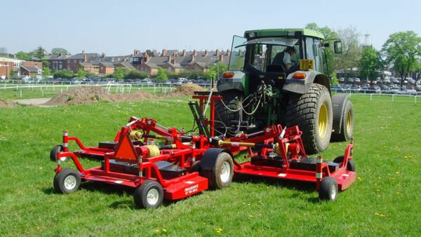 Progressive TD65 Tri-Deck Finishing Mower